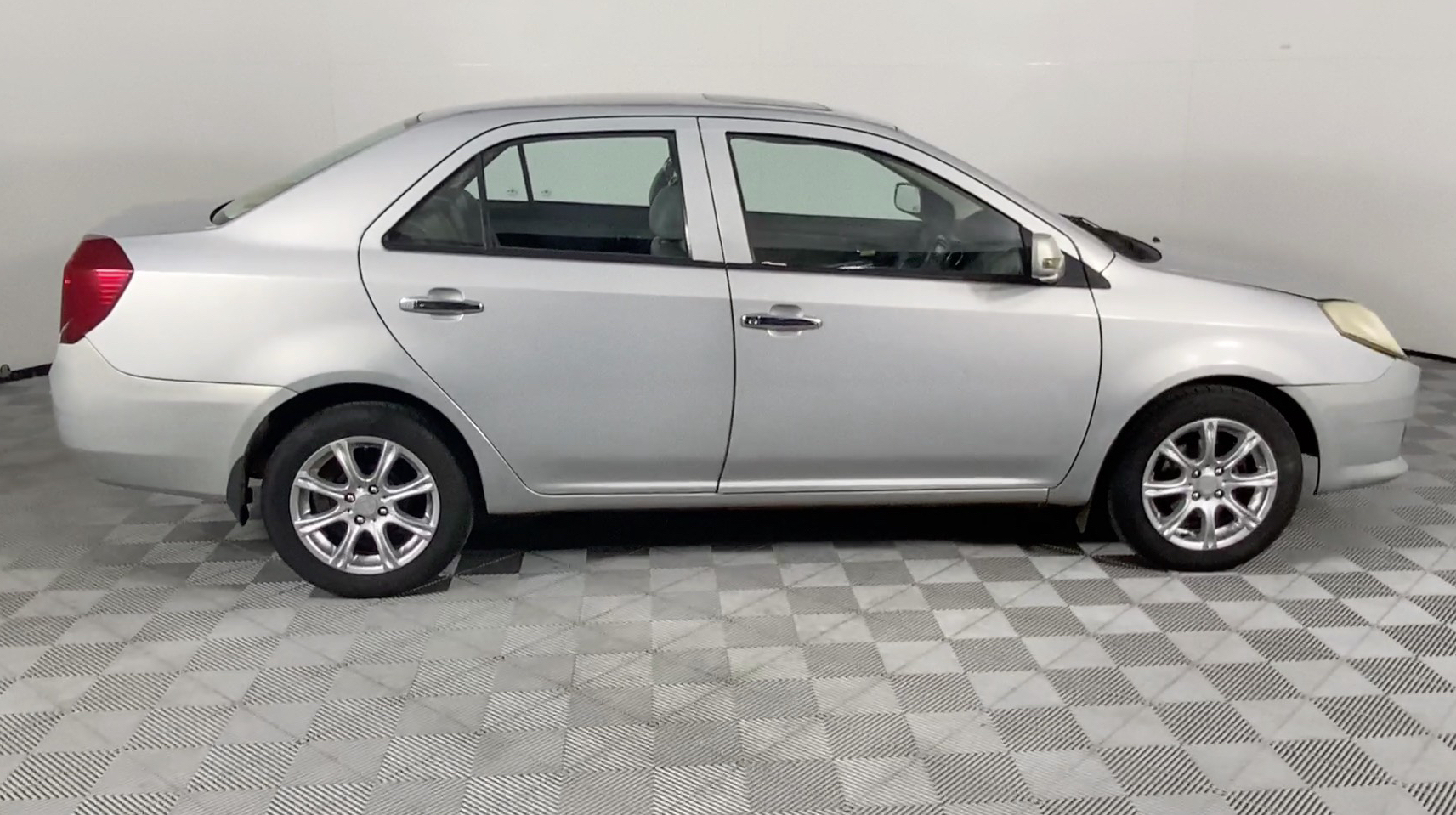 Geely mk 2010