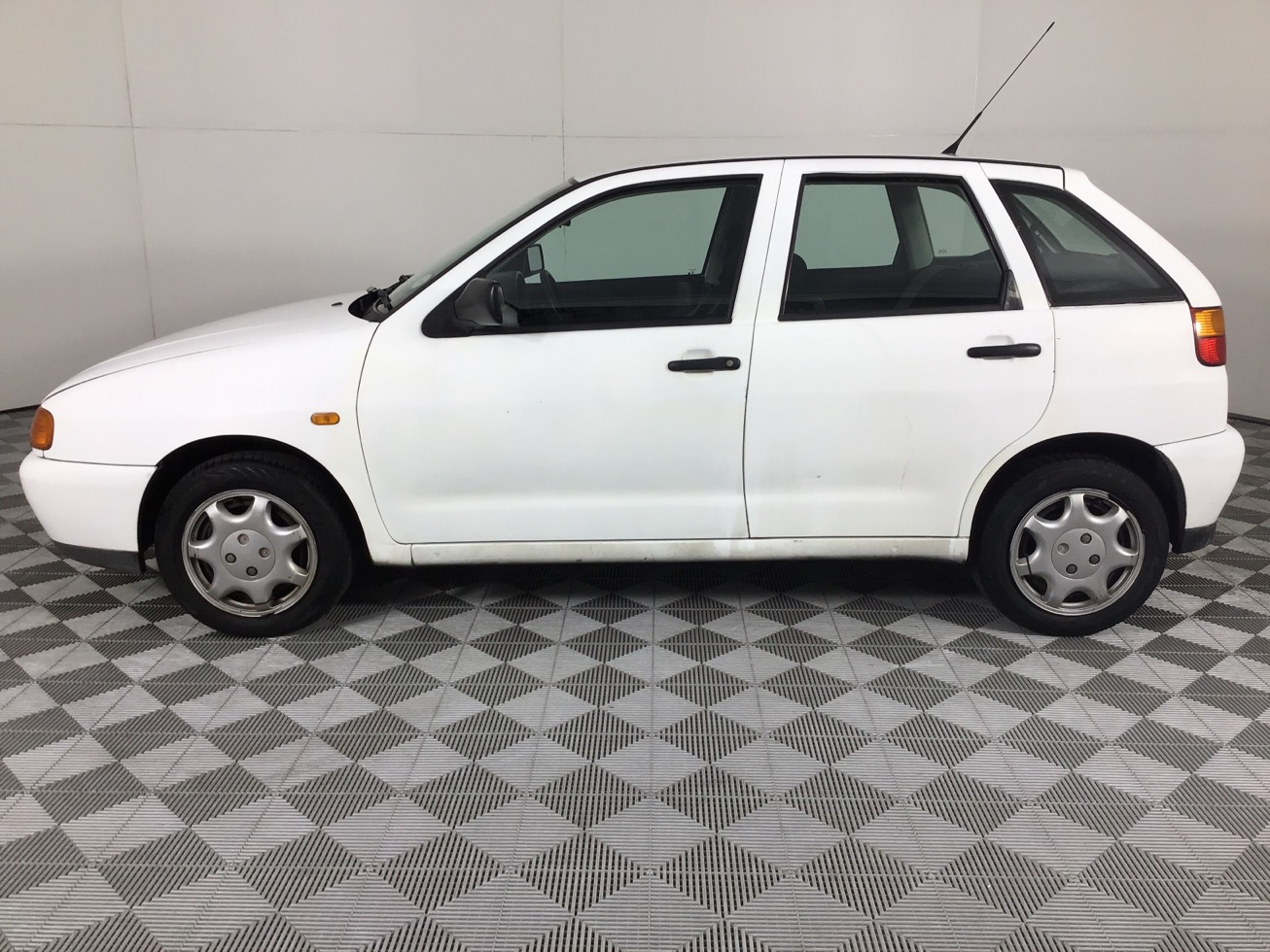 Used 1999 Volkswagen Polo Playa 1.4 for sale WeBuyCars