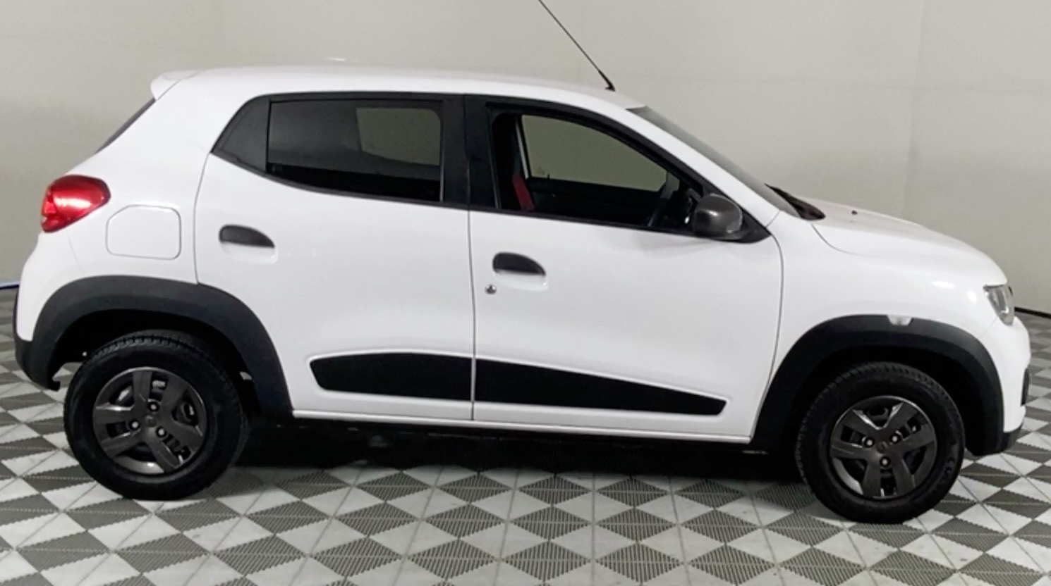 Used 2019 Renault Kwid 1.0 Dynamique 5Door Auto for sale WeBuyCars