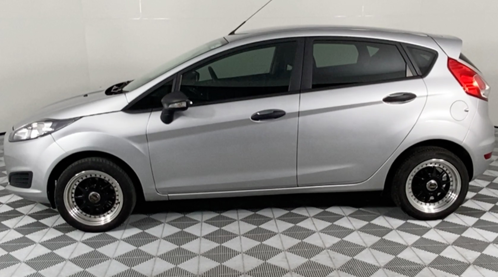 Used 2017 Ford Fiesta 1.0 EcoBoost Ambiente 5-Door for sale | WeBuyCars